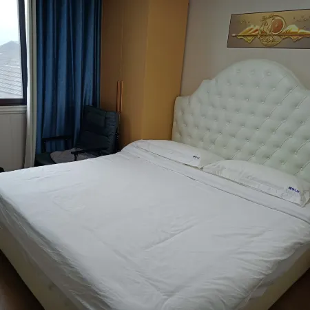 Lakeside B&B (Fengdu Nantian Lake Scenic Area)