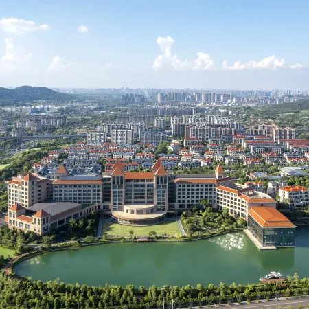 Crowne Plaza XIANGYANG FUCHUN LAKESIDE by IHG