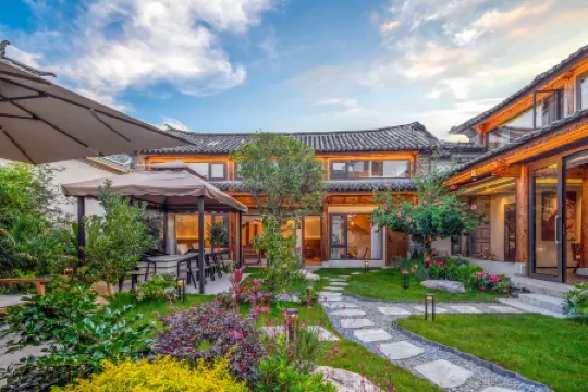 Qingwafang National Style Courtyard-Style Hotel (Erhai Lake Longkan Wharf)