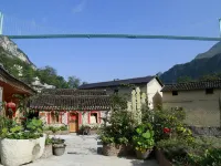 Xiaohuajiang Buyi Qiaoyuan Homestay Các khách sạn ở Trinh Phong