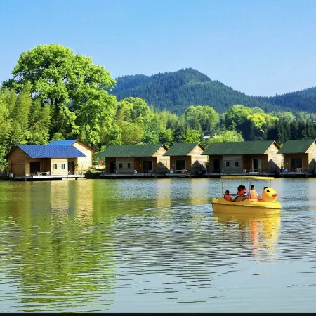 Wanzai County Guanhu Chinese Inn