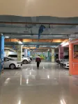 Qinyue Hotel (Zigong Lantern Park FanHua 1939 Shopping Plaza) - parking