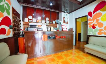 RedDoorz near Walking Street Angeles City