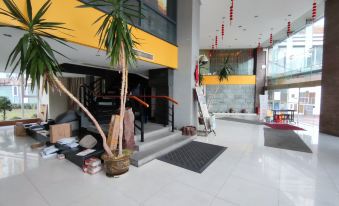 Xitu Ruina Boutique Holiday Hostel (Qingdao Olympic Sailing Wusi Square The Mixc)