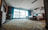 Sanhe Resort Hotel - parking