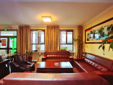 Luntai Populus Hotel Отели рядом с достопримечательностью «Tarim Populus Euphratica Forest Park»