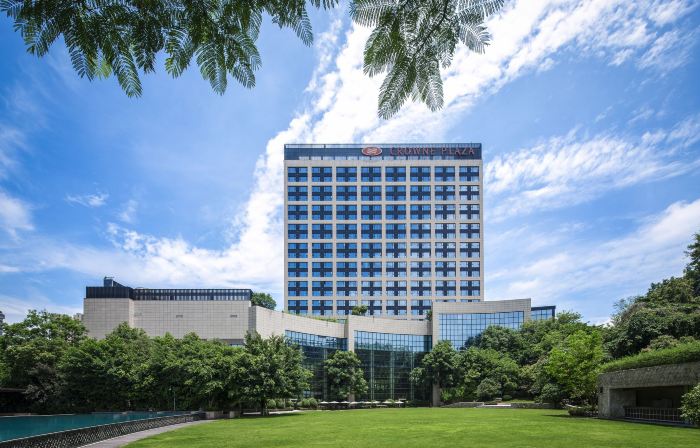 คราวน์ พลาซ่า เฉิงตู แพนด้า การ์เดน บาย IHG-ใกล้ แพนด้า เบส