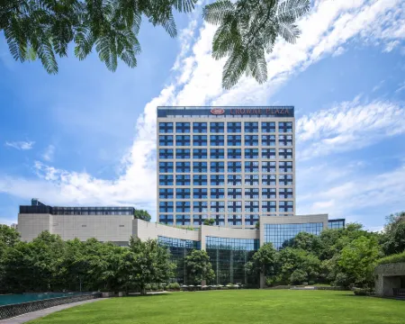 คราวน์ พลาซ่า เฉิงตู แพนด้า การ์เดน บาย IHG-ใกล้ แพนด้า เบส โรงแรมในเฉิงตู