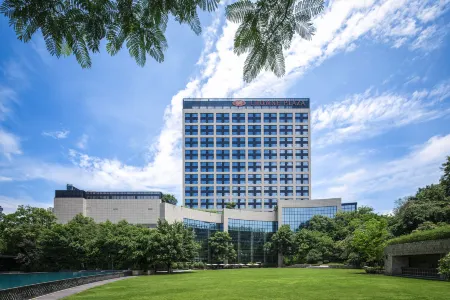 Crowne Plaza Chengdu Panda Garden Отели рядом с достопримечательностью «Swan Lake»