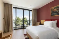 Marina Bay Vung Tau Resort & Spa Отели рядом с достопримечательностью «Mui Nghinh Phong»