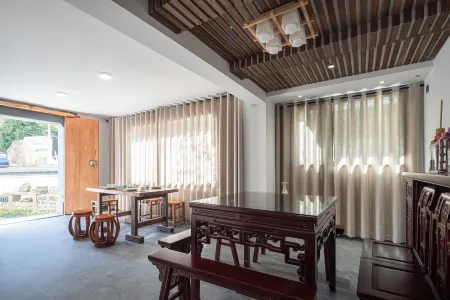 Zhini Lisu (Wuyuan High Speed Railway Station Branch) Отели рядом с достопримечательностью «Wuyuan Xi Yuan»