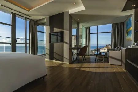 Premier Pearl Hotel Vung Tau Отели рядом с достопримечательностью «Mui Nghinh Phong»