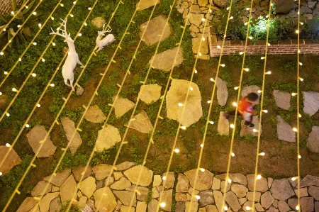 BK Shengsi International Hotel (Hailuogou Moxi Ancient Town)