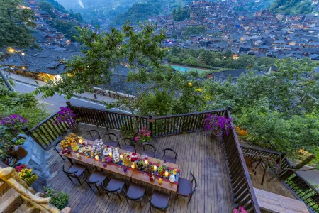 西江天合依欣·牽雲山鄉觀景台高空全景山房民宿