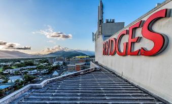 Rydges Esplanade Resort Cairns, an EVT hotel