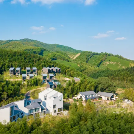 Nian hotel & resorts
