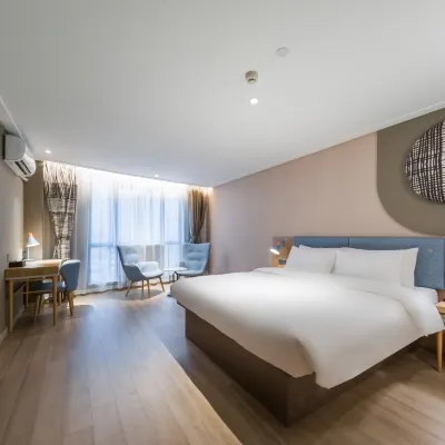 Homeinn · neo (Shunde Center Tianyou City Haijunda Plaza) Hotels near Lucky City