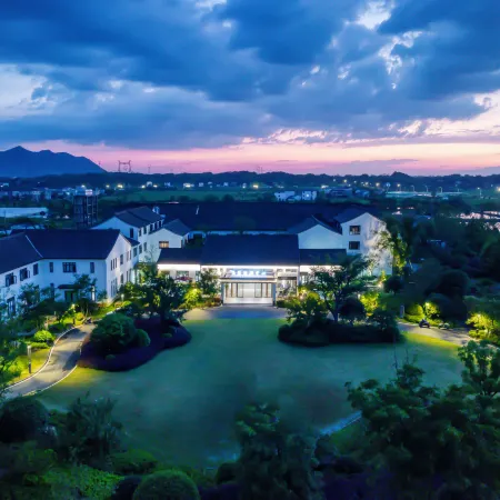 Longyou Yuyue·Heyuan Resort Hotel
