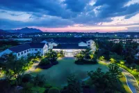 Longyou Yuyue·Heyuan Resort Hotel Hotels in Longyou