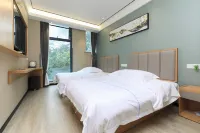 Qianju Hotel (Nanjing Confucius Temple Laomen East Branch) Hotels near Jinling Art Gallery