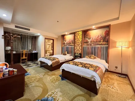 Hongqiao Hotel (Zhenxiong Metropolitan Women and Children's Hospital) Отели рядом с достопримечательностью «Chishuiyuan Square»