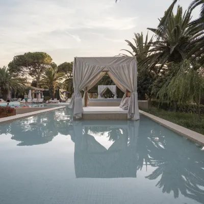 Art Hotel Debono Hotels near Kapodistrias Museum