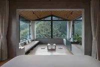 Stray Birds Hotel