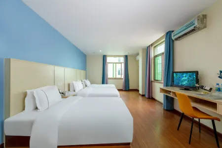 Fu Quan Hotel (Wuchuan Haibin Bus Terminal) Отели в г. Учуань