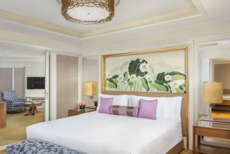 Dusit Thani Manila Отели рядом с достопримечательностью «AUG Student Services Manila»