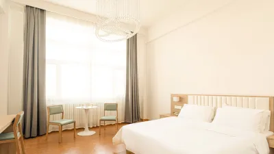 Qiqihar Golden Shield Holiday Hotel (Phoenix Auto Parts City Lexing Benz 4S Store)