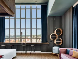 The Modernist Hotel