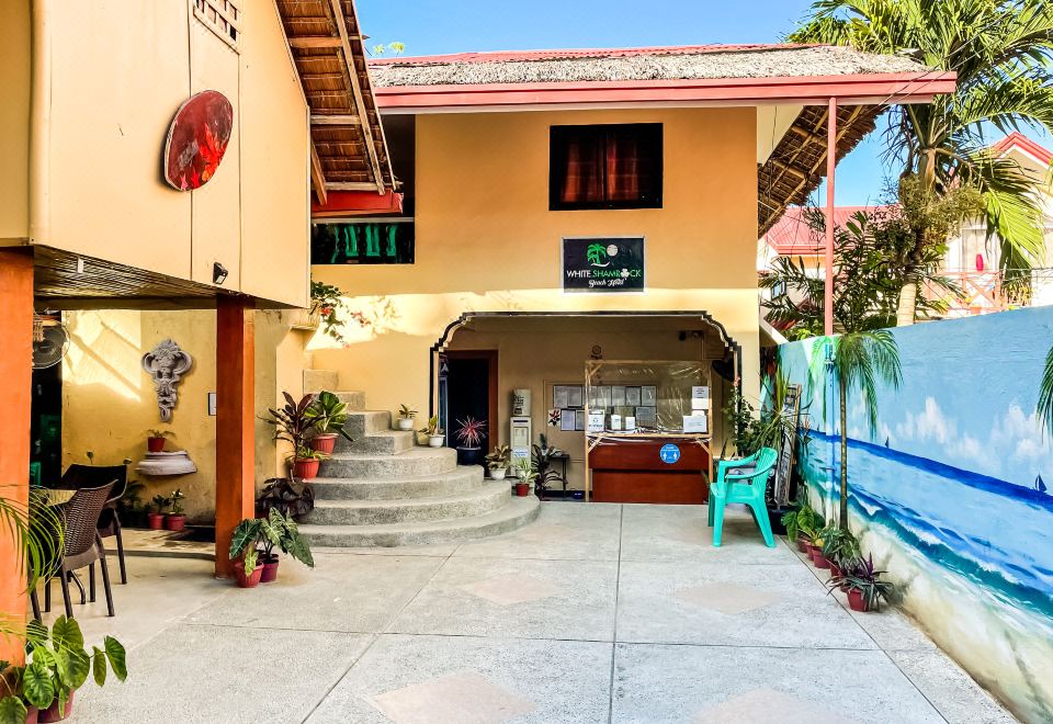 White Shamrock Beach Hotel 이미지