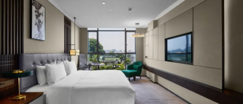 Li River Purejoy Hotel Guilin (Elephant hill Park and TwoRiver & FourLake landscape)