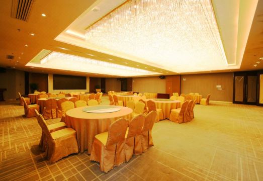 1. 성디 홍청 공항..