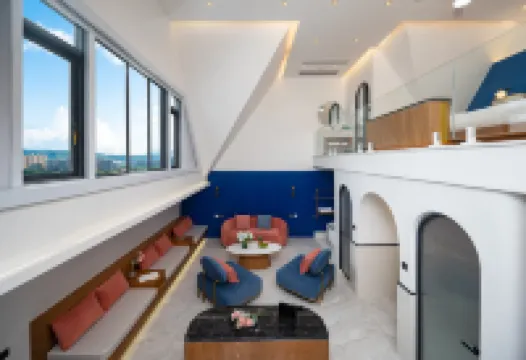 Xishuangbanna Yiren Residence (Gaozhuang Xishuangjing Star Light Night Market Shop)