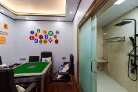 Phoenix Wanfeng Yushe Light Luxury Homestay (Hongqiao Branch, Fenghuang Ancient Town) - Parkering