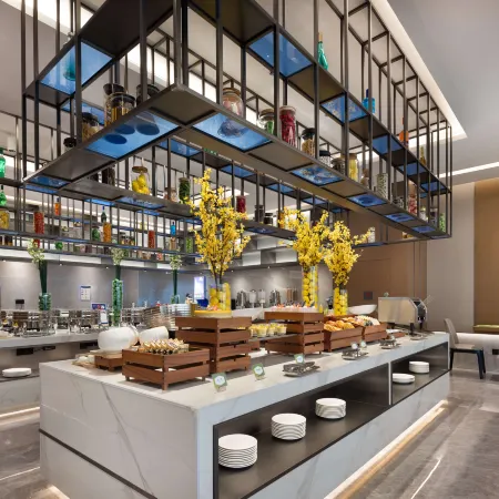 Hampton by Hilton Wuxi East Railway Station Отели в г. Уси