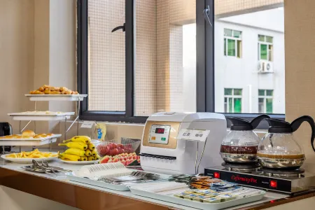 Meizhou Youquan International Hotel (Jiangbei Old Street Jiaying Ancient City Branch) Отели рядом с достопримечательностью «Dongshan Academy»