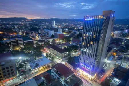 Bayfront Hotel Cebu Capitol Site Отели рядом с достопримечательностью «Университет Висейас, Экспандед Тершиари Эдьюкейшен Экиваленси энд Аккредитейшен Програм»