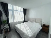 Qixia Xiangange Business Hotel