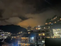 Xijiang Qianhu Miao Village Persimmon Red Panoramic Beauty Su (Museum Store) - navetta aeroportuale