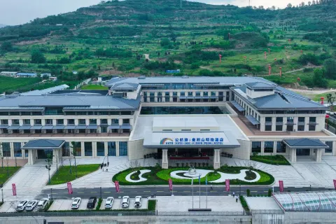 Public Air Travel Maijishan Pearl Hotel