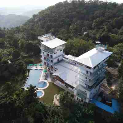 Moi Ella by DBI Hotel Exterior