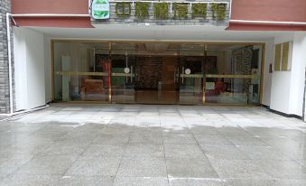 Bama Zhongmai Secret Hotel