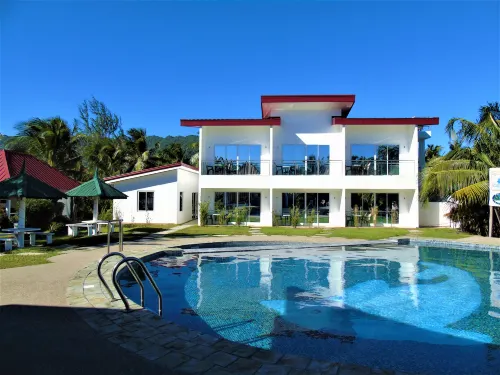Phaidon Beach Resort Hotel di Pandan