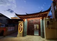 Shang Ri-La Sarong Bie Yuan Homestay