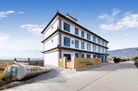Xiaolv Locomotive Hot Spring Youth Hostel (Wuyuan Niujie Branch)