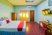 RedDoorz near Mangrove Forest Kupang