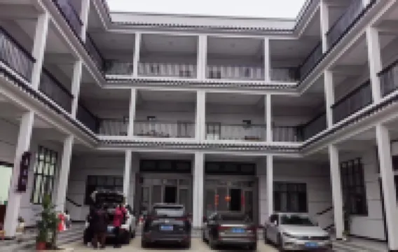 Luoping Jingyu Homestay