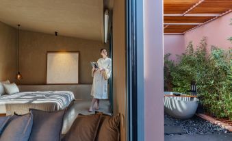 Roome Hotel